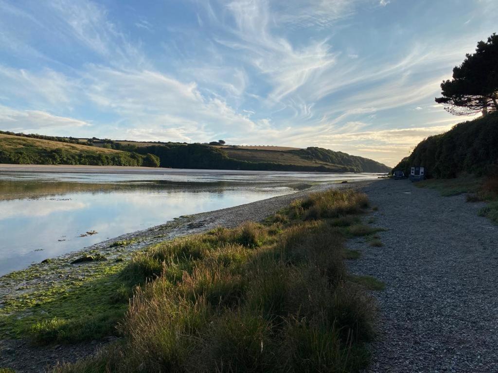 1 Chatsworth Riverscape Apartments - Riverview Apartment In Great Location With Free Parking Overlooking The Gannel Just A Short Walk From Newquays Incredible Beaches And Local Amenities New Quay Exteriér fotografie