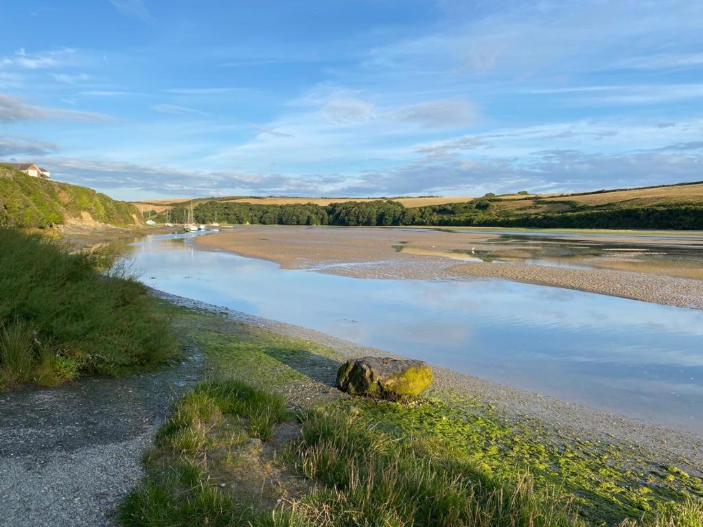 1 Chatsworth Riverscape Apartments - Riverview Apartment In Great Location With Free Parking Overlooking The Gannel Just A Short Walk From Newquays Incredible Beaches And Local Amenities New Quay Exteriér fotografie