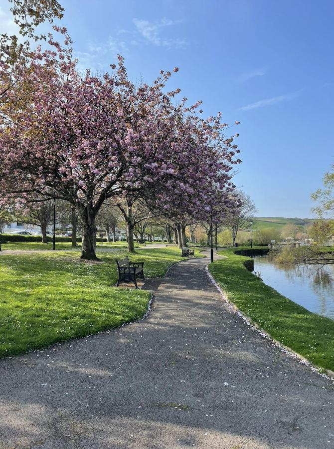 1 Chatsworth Riverscape Apartments - Riverview Apartment In Great Location With Free Parking Overlooking The Gannel Just A Short Walk From Newquays Incredible Beaches And Local Amenities New Quay Exteriér fotografie